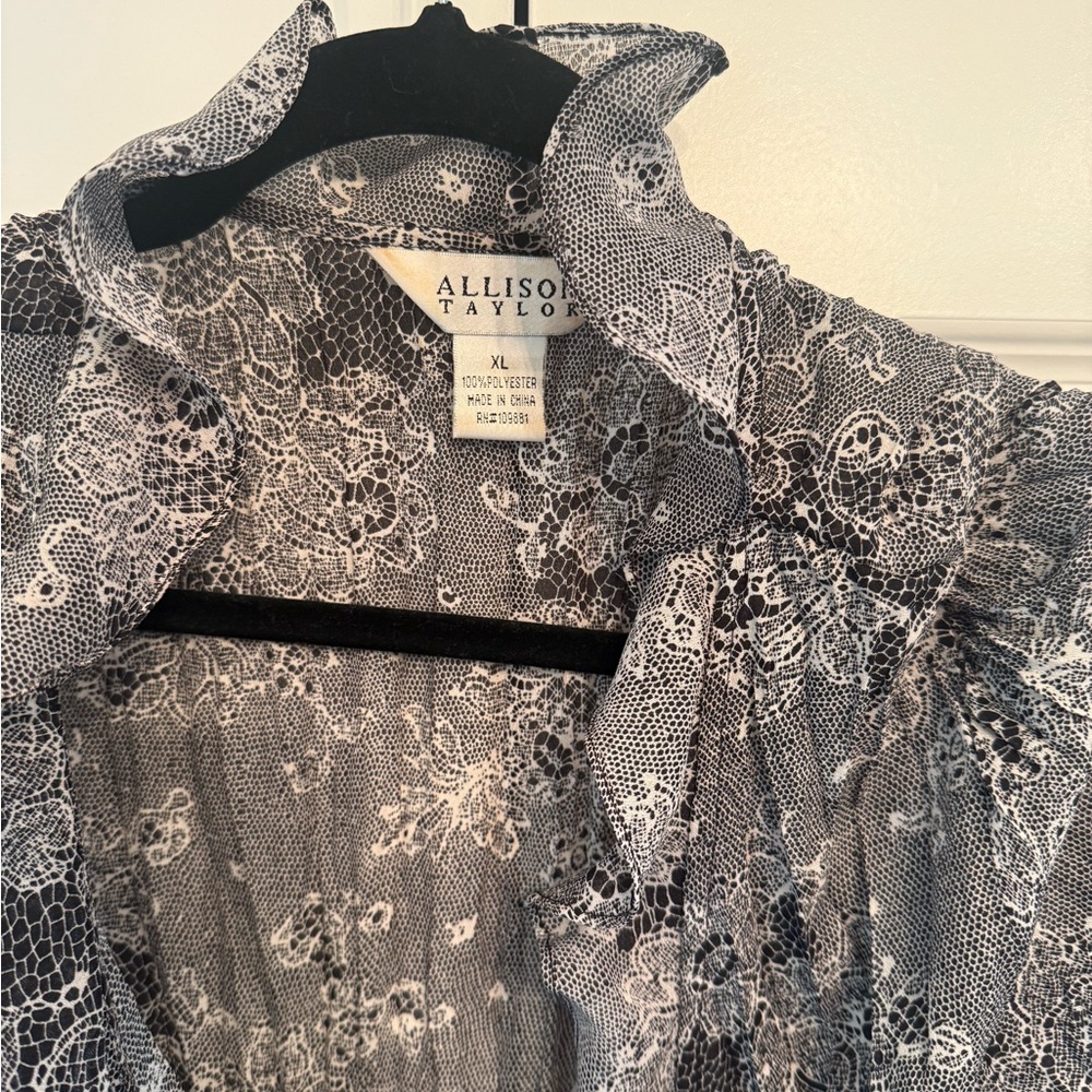 BEAUTIFUL RUFFLE V NECK WRAP BLOUSE NWT